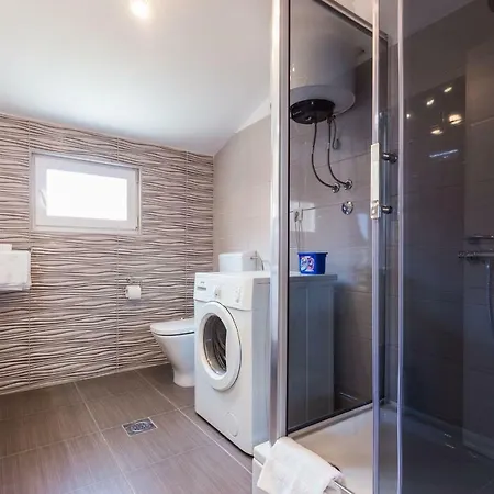 Appartamento Ivan07 Spacious 3br With Terrace Zara
