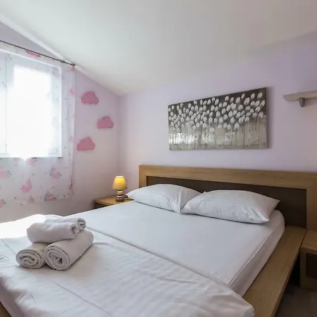 Ivan07 Spacious 3br With Terrace * Zara