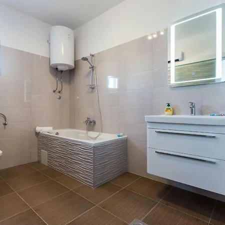 Ivan07 Spacious 3br With Terrace Appartamento