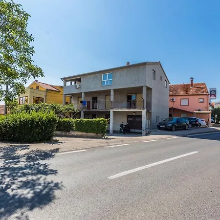 Ivan07 Spacious 3br With Terrace Apartment *