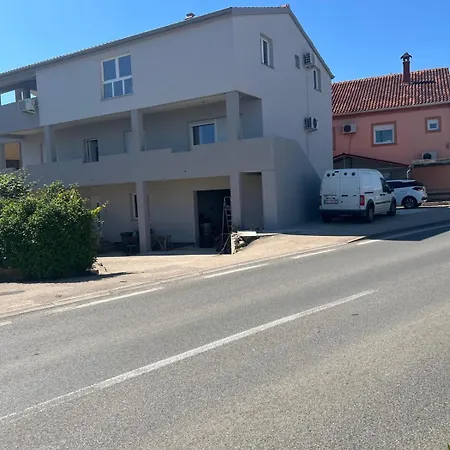 Ivan07 Spacious 3br With Terrace