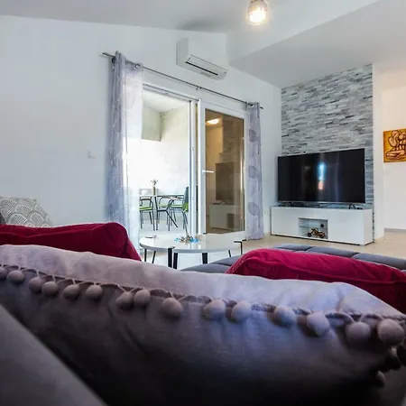 Apartamento Ivan07 Spacious 3br With Terrace Zadar