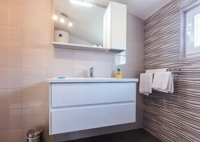 Ivan07 Spacious 3br With Terrace Zadar